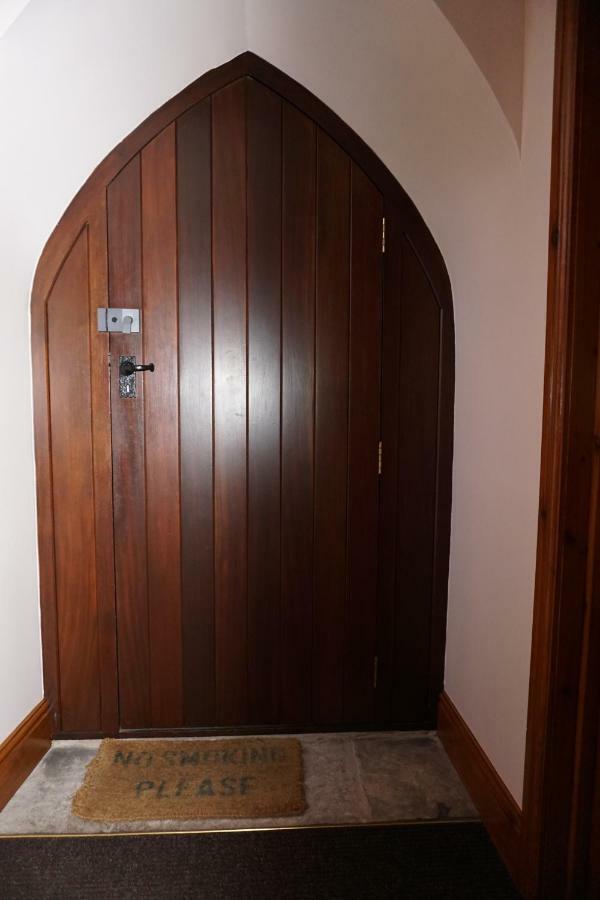 Chapel Croft Guest House Biddulph  Екстер'єр фото