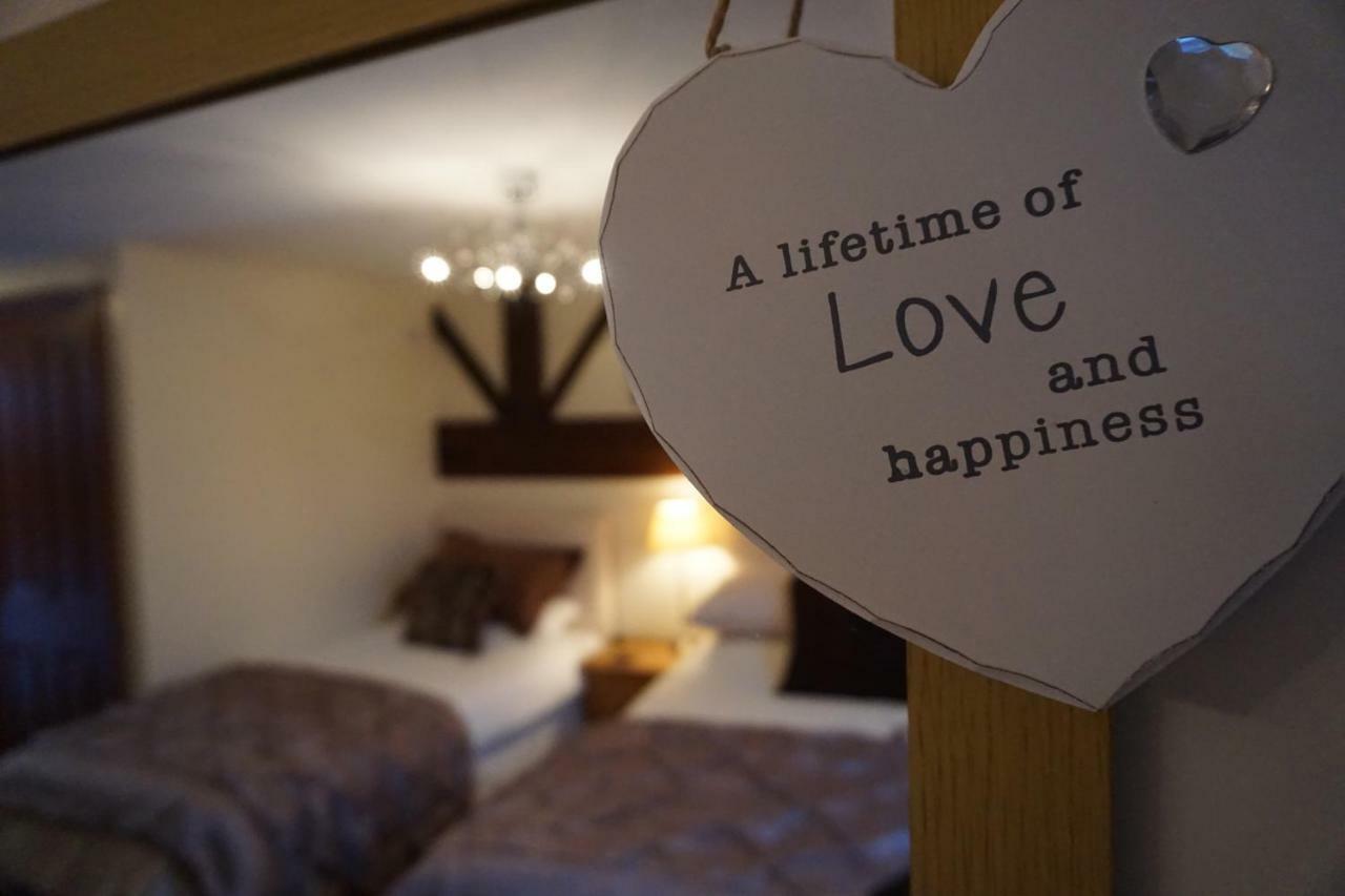 Chapel Croft Guest House Biddulph  Екстер'єр фото