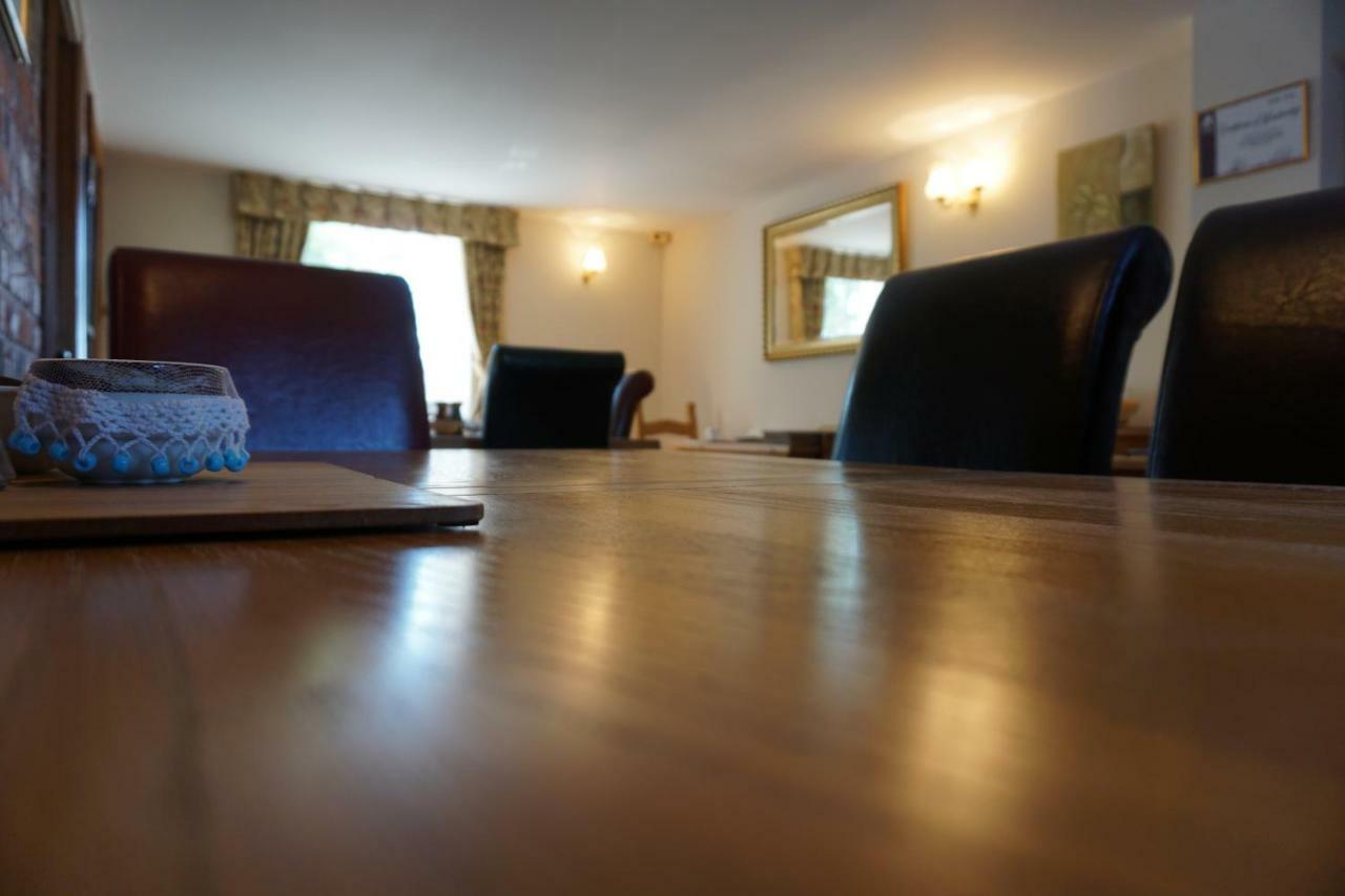 Chapel Croft Guest House Biddulph  Екстер'єр фото